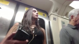 Delicia olhando meu pau no metro