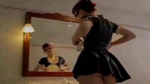 Mega sexy Latex Maid Luder pressen scheiss Transvestitenschwein mit Hausmüll und Sperrmüll in Müllpresswagen tot. GeilxD