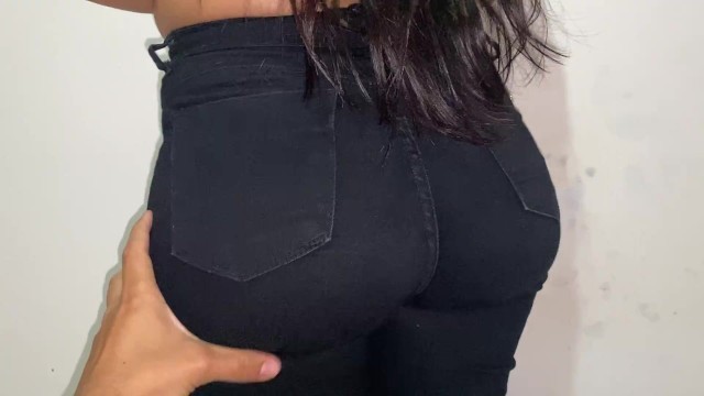 A Nice Big Hot Ass, she Likes to Wear Pants and make me Horny when she Rolls